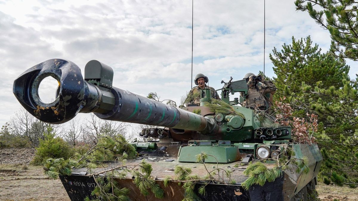 Tanky, rakety, drony. Zelenskyj po Evropě získal další nálož zbraní